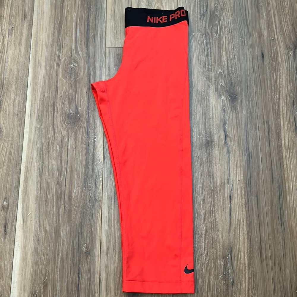 Nike Pro Capris